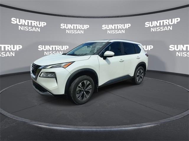 Photo of 2023 White Nissan Rogue