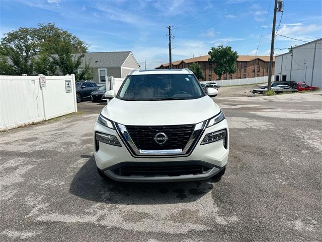 Photo of 2023 White Nissan Rogue