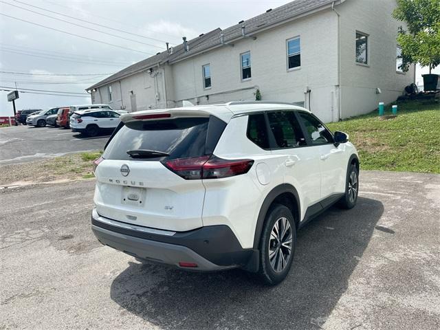 Photo of 2023 White Nissan Rogue
