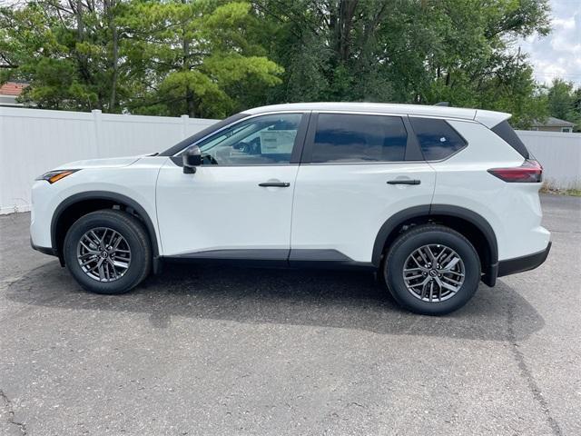 Photo of 2025 Glacier White Nissan Rogue