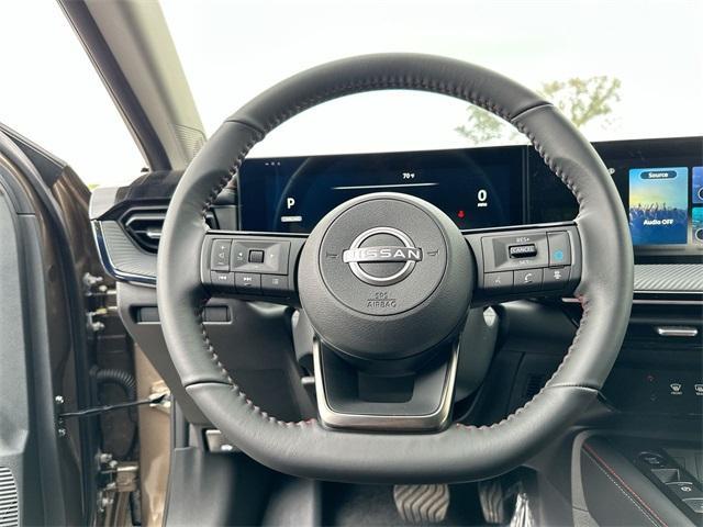 Photo of 2025 Canyon Bronze M Nissan Kicks