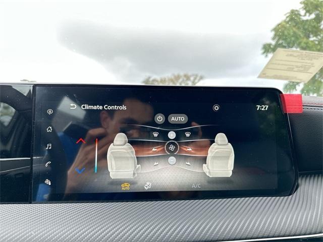 Photo of 2025 Canyon Bronze M Nissan Kicks