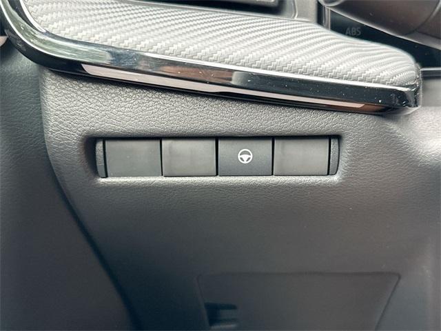 Photo of 2025 Canyon Bronze M Nissan Kicks