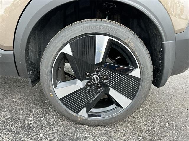 Photo of 2025 Canyon Bronze M Nissan Kicks