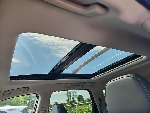 Photo of 2022 Scarlet Ember Tintcoat Nissan Pathfinder