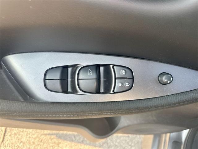 Photo of 2023 Gun Metallic Nissan Leaf