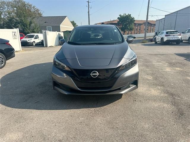Photo of 2023 Gun Metallic Nissan Leaf