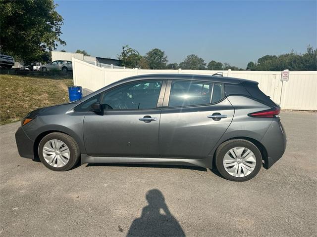 Photo of 2023 Gun Metallic Nissan Leaf