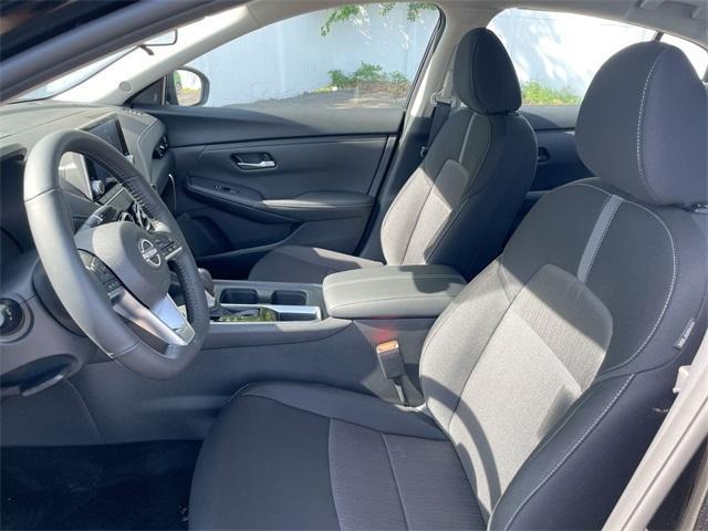 Photo of 2025 Black Nissan Sentra