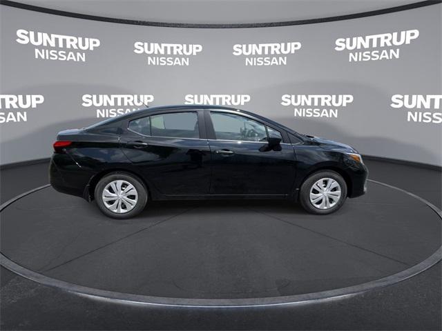Photo of 2025 Black Nissan Versa