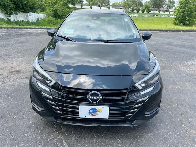 Photo of 2025 Black Nissan Versa