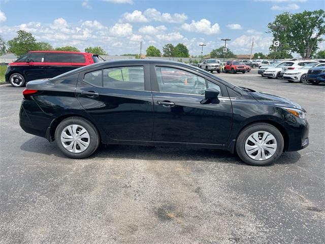 Photo of 2025 Black Nissan Versa