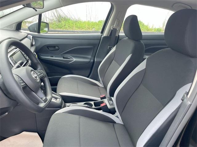 Photo of 2025 Black Nissan Versa