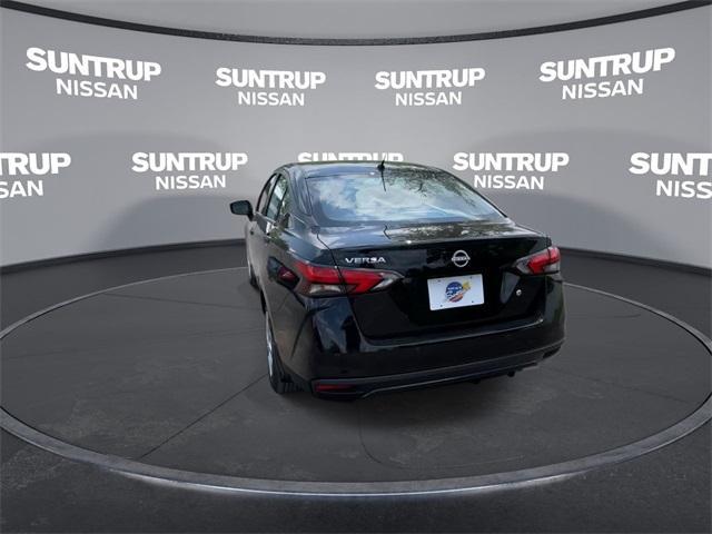 Photo of 2025 Black Nissan Versa