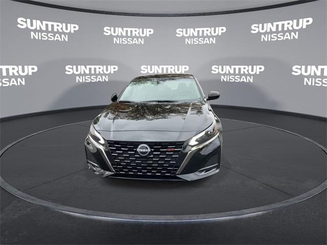 Photo of 2025 Black Nissan Altima