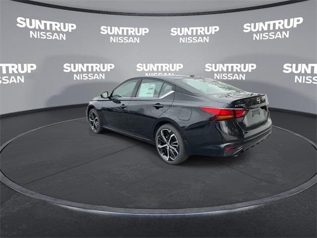 Photo of 2025 Black Nissan Altima