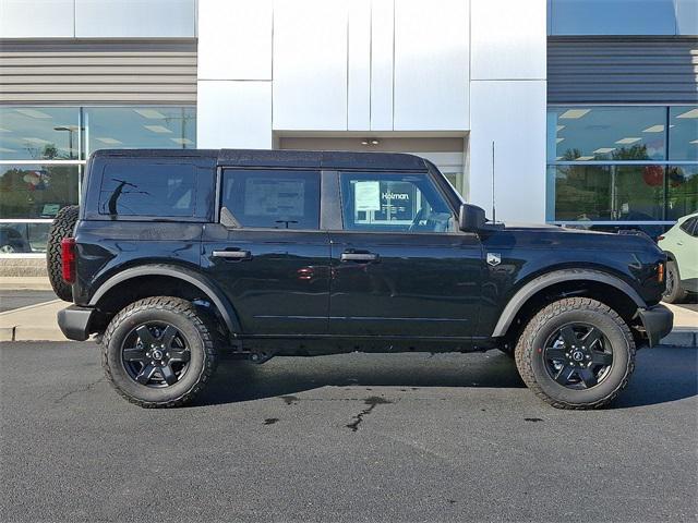Photo of 2025 Shadow Black Ford Bronco