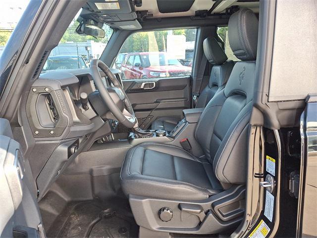 Photo of 2025 Shadow Black Ford Bronco