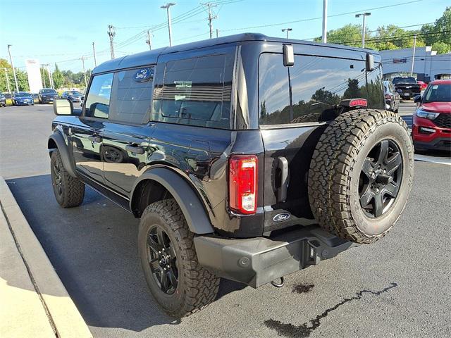 Photo of 2025 Shadow Black Ford Bronco