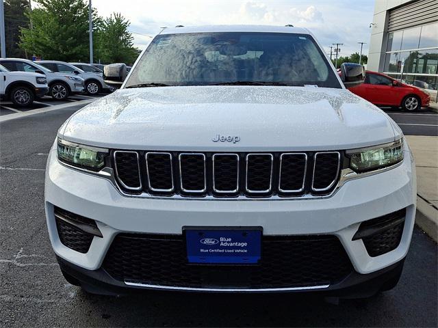 Photo of 2022 Bright White Clearcoat Jeep Grand Cherokee