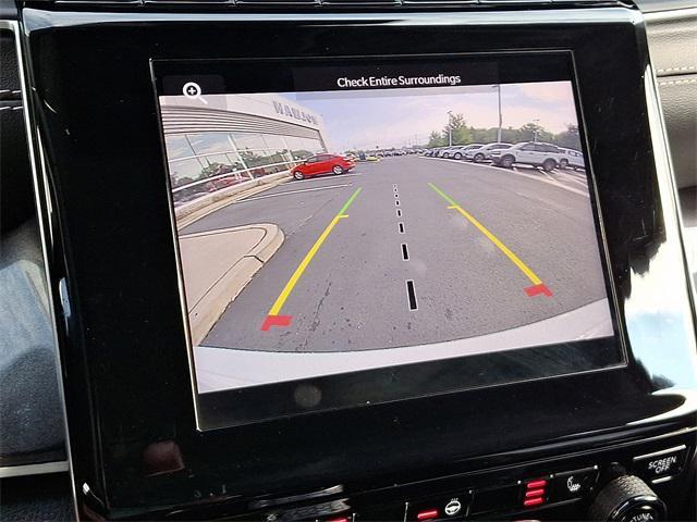 Photo of 2022 Bright White Clearcoat Jeep Grand Cherokee