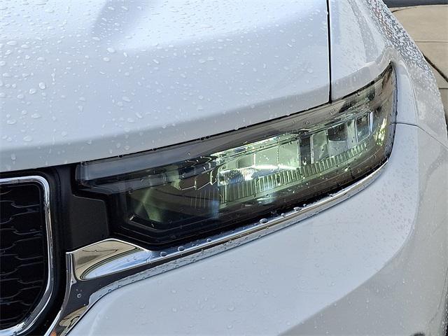 Photo of 2022 Bright White Clearcoat Jeep Grand Cherokee