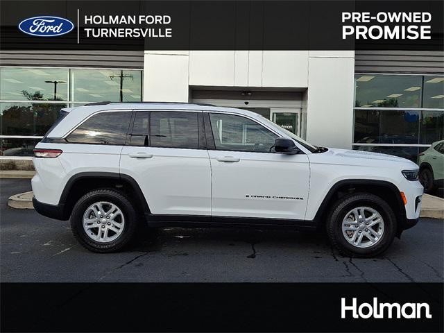 Photo of 2022 Bright White Clearcoat Jeep Grand Cherokee