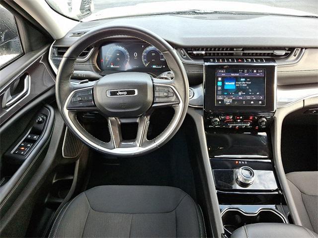 Photo of 2022 Bright White Clearcoat Jeep Grand Cherokee