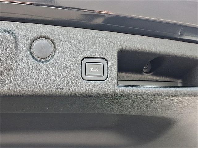 Photo of 2020 Mosaic Black Metallic Chevrolet Equinox