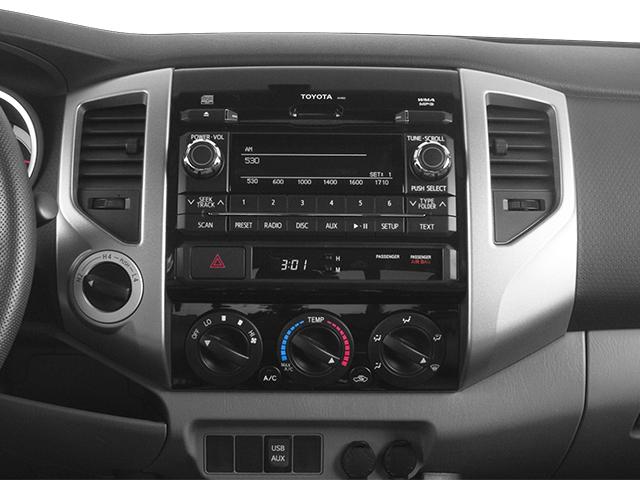 Photo of 2014 Super White Toyota Tacoma