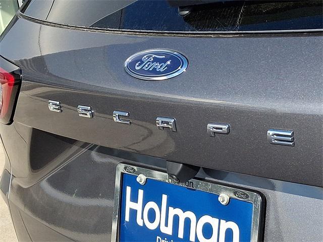 Photo of 2025 Carbonized Gray Metallic Ford Escape