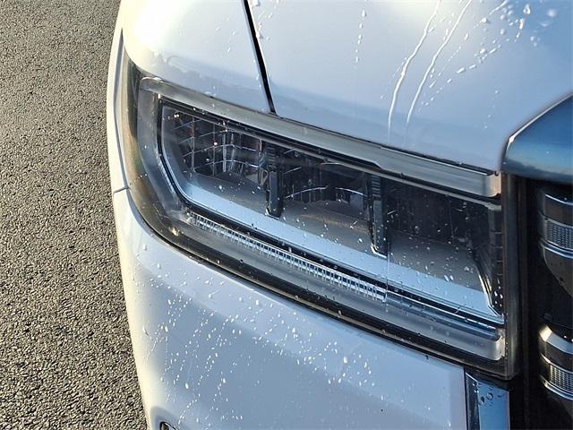 Photo of 2021 Summit White GMC Acadia