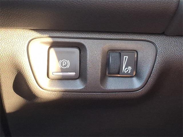 Photo of 2021 Summit White GMC Acadia