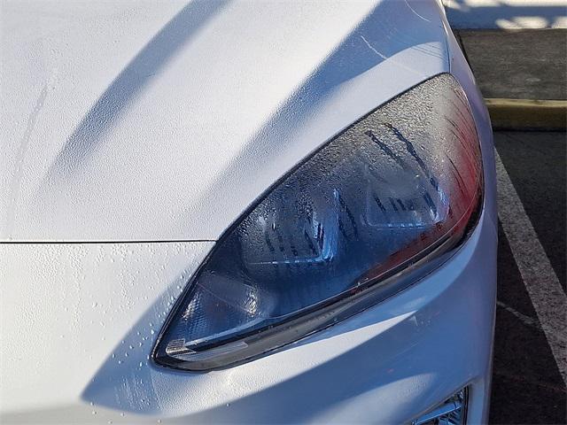 Photo of 2022 Oxford White Ford Escape