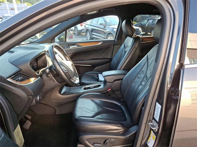 Photo of 2019 Magnetic Gray Metallic Lincoln MKC