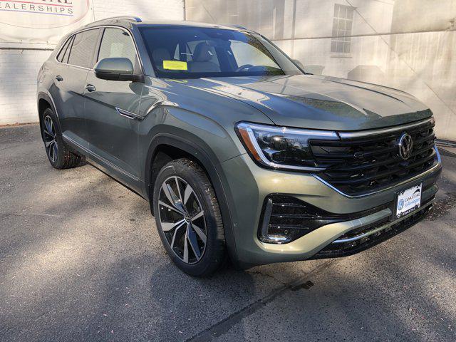 Photo of 2025 Avocado Green Pearl Volkswagen Atlas Cross Sport