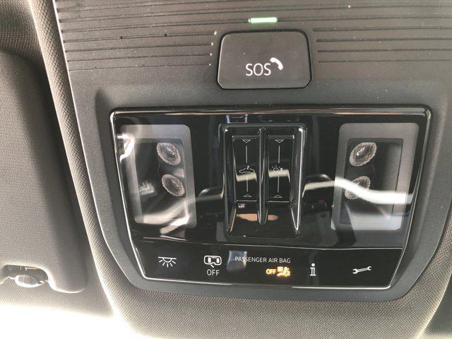 Photo of 2025 Avocado Green Pearl Volkswagen Atlas Cross Sport