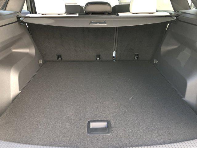 Photo of 2025 Avocado Green Pearl Volkswagen Atlas Cross Sport