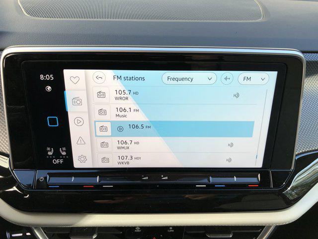Photo of 2025 Avocado Green Pearl Volkswagen Atlas Cross Sport