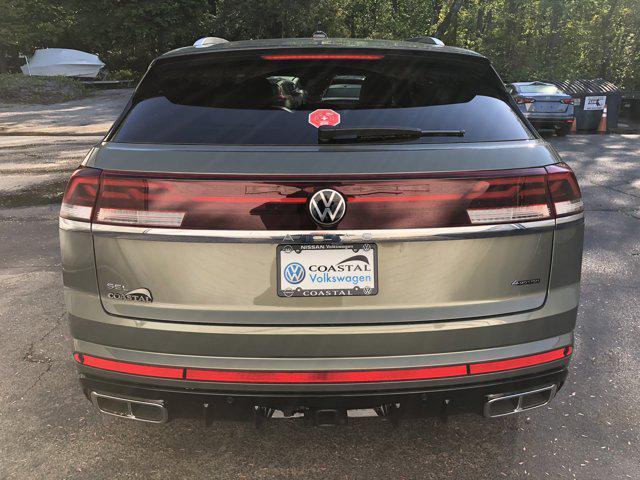 Photo of 2025 Avocado Green Pearl Volkswagen Atlas Cross Sport