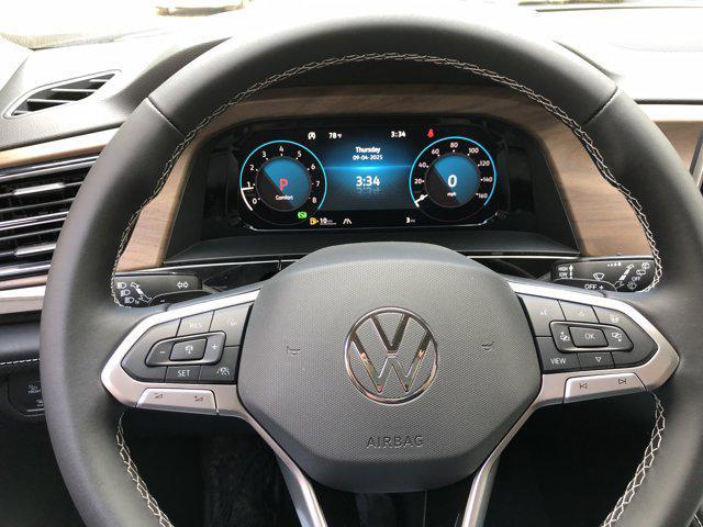 Photo of 2026 Opal White Pearl Volkswagen Atlas