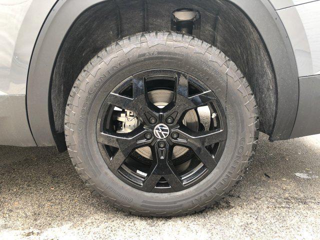 Photo of 2025 Pure Gray Volkswagen Atlas