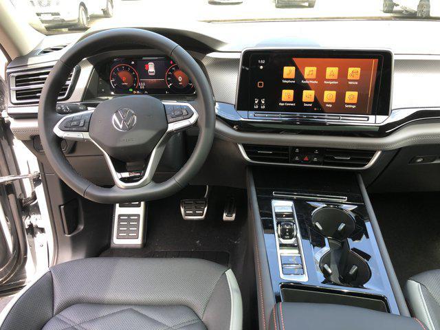 Photo of 2025 Pure Gray Volkswagen Atlas