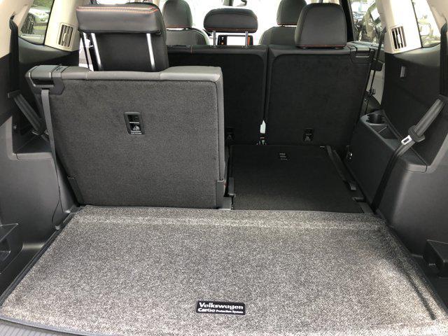 Photo of 2025 Deep Black Pearl Volkswagen Atlas