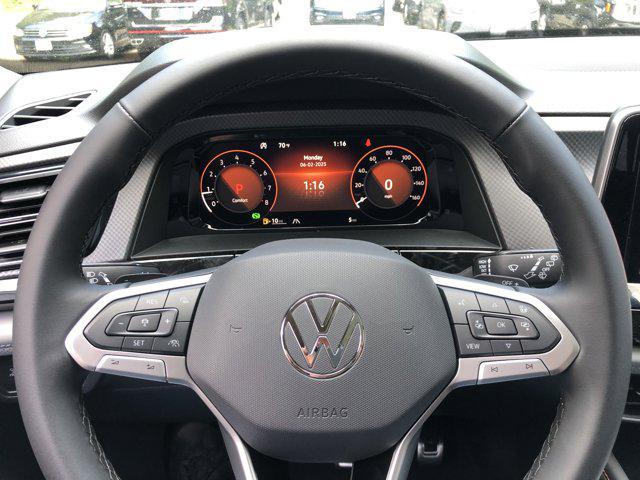 Photo of 2025 Deep Black Pearl Volkswagen Atlas