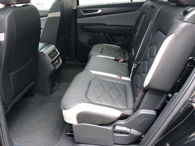 Photo of 2025 Deep Black Pearl Volkswagen Atlas