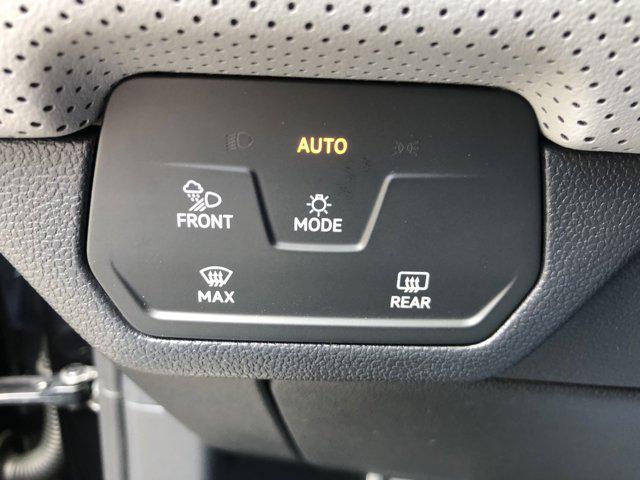 Photo of 2025 Deep Black Pearl Volkswagen Atlas