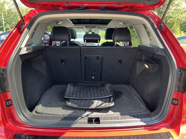 Photo of 2022 Kings Red Metallic Volkswagen Taos