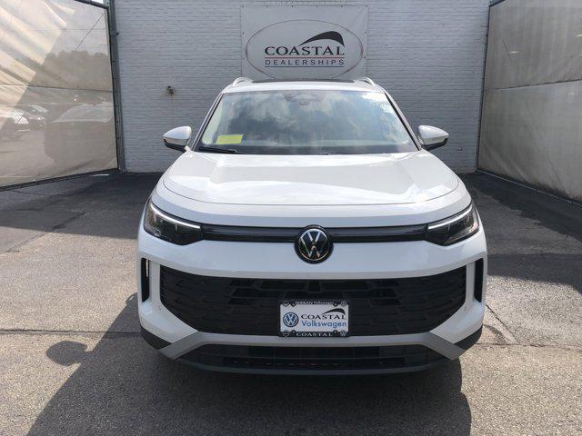 Photo of 2025 Pure White Volkswagen Tiguan