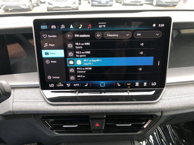 Photo of 2025 Pure White Volkswagen Tiguan